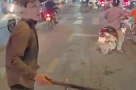Clip 'dằn mặt' tài xế ô tô gây sốc mạng xã hội, Công an tóm gọn gã giang hồ, lộ rõ danh tính