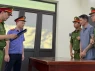 Không phải con mình đẻ ra thích làm gì thì làm: Khởi tố người đàn ông nhiều lần đánh đập, hành hạ 2 con gái ruột