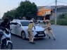 Quá nhanh, quá nguy hiểm: Khởi tố nữ tài xế Lexus tăng ga bỏ chạy khi đang làm việc với CSGT