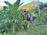Công an băng rừng tìm bà cụ 80 tuổi bị lạc 3 ngày