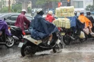 Hà Nội đang có mưa dông tại một số khu vực, miền Bắc đêm nay ra sao?