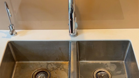 Cách vệ sinh chậu rửa bát sạch mới không dùng hóa chất tẩy rửa