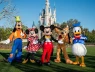 Ông bố choáng váng trước chi phí "cắt cổ" khi đi chơi Disney World, riêng gửi xe đã mất 30 USD