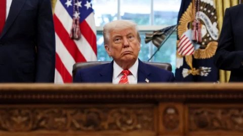 Ông Trump vừa gửi tín hiệu gì tới Việt Nam và các quốc gia khác?