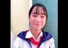 Ai là cô giáo trong số các bạn học sinh này?