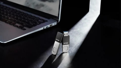 Lexar JumpDrive F35 Pro giữ vững vị trí số 1 top lựa chọn USB bảo mật hàng đầu thế giới