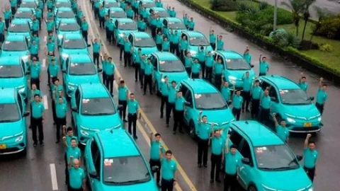 Chiếm tới gần 40% thị phần, Xanh SM nới rộng khoảng cách với Grab, giữ vững ngôi đầu taxi công nghệ Việt Nam quý thứ ba liên tiếp