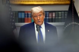 Ông Trump nói Trung Quốc đồng ý dỡ bỏ rào cản phi thuế quan