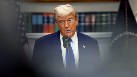 Ông Trump nói Trung Quốc đồng ý dỡ bỏ rào cản phi thuế quan