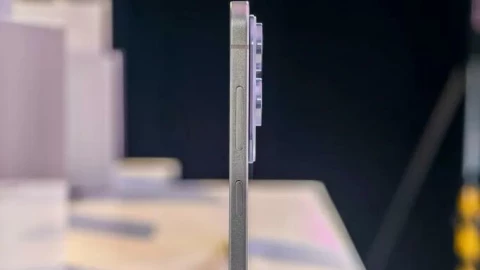 Cận cảnh Samsung Galaxy S25 Edge: Thiết kế siêu mỏng ấn tượng nhưng phải chấp nhận hai sự đánh đổi lớn