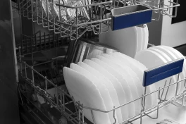 Cảm giác bát đĩa bị nhớt sau khi rửa bằng máy rửa bát. Tại sao?