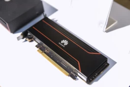 Cấm xuất khẩu chip AI chưa đủ, Mỹ còn cấm sử dụng chip AI của Huawei