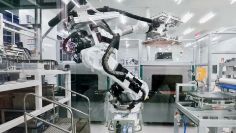 Không để các "pháp sư Trung Hoa" múa mãi, 2 đại gia Hàn Quốc hợp tác tấn công thị trường robot hình người