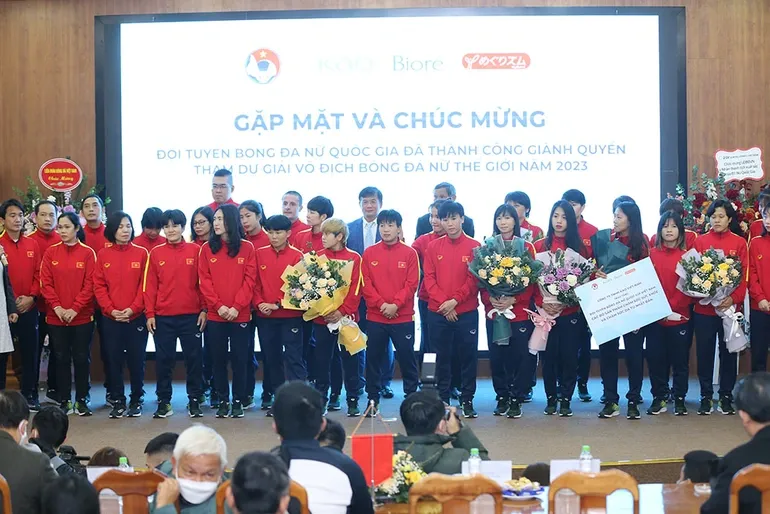 Đội tuyển nữ Việt Nam chia tiền thưởng như thế nào?