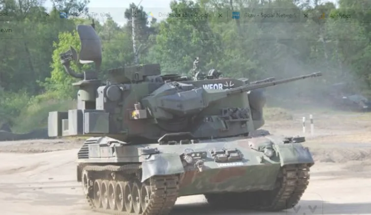 Đức sẽ cung cấp xe tăng và huấn luyện cho quân đội Ukraine, Bộ trưởng Quốc phòng Mỹ: Không loại trừ khả năng Ukraine gia nhập NATO