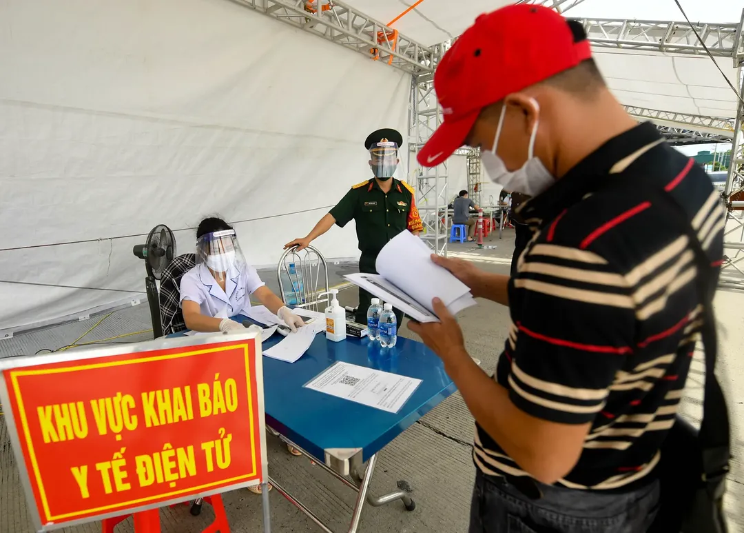 thumbnail - Việt Nam chính thức dừng khai báo y tế nội địa