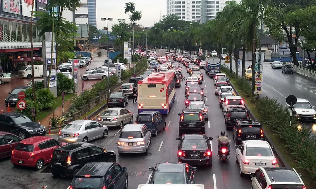 Quốc gia Đông Nam Á có lượng xe cộ đông hơn dân số