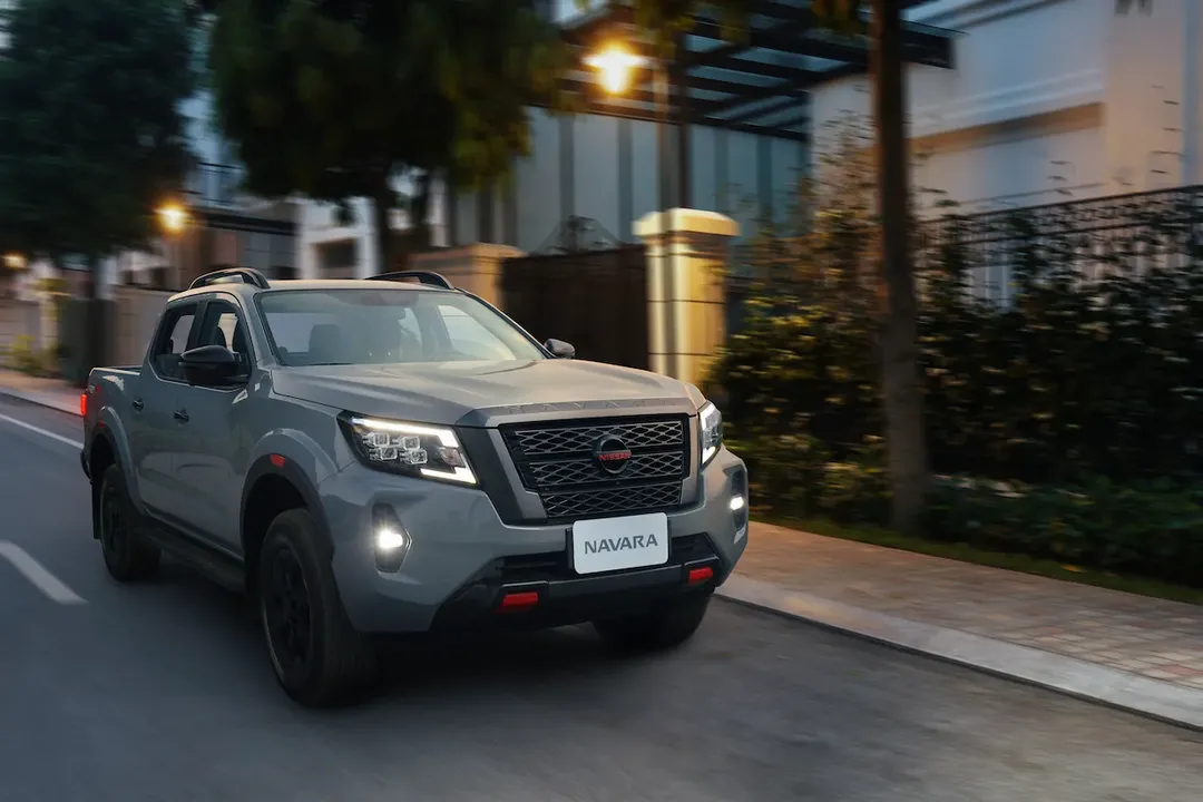 Nissan Navara ra mắt phiên bản nâng cấp: Động cơ tăng áp, giá từ 945 triệu đồng