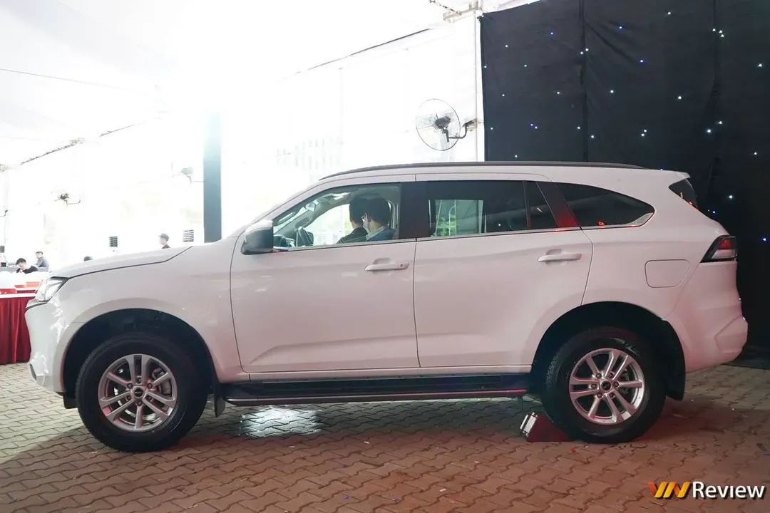 ISUZU All New mu-X 2022 ra mắt tại Việt Nam: SUV cỡ trung, cạnh tranh Everest, Fortuner, giá từ 900 triệu đồng