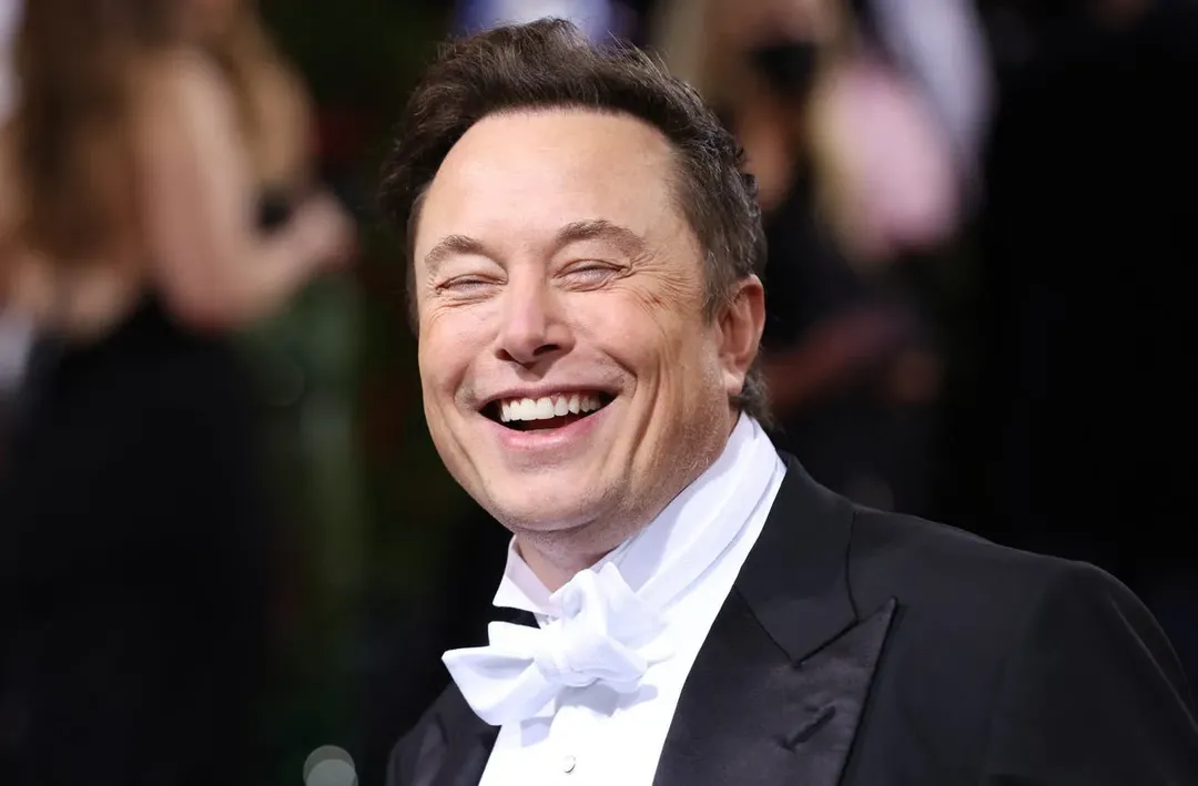 "Iron Man đời thực" Elon Musk tuyên bố Tesla sẽ vượt Apple