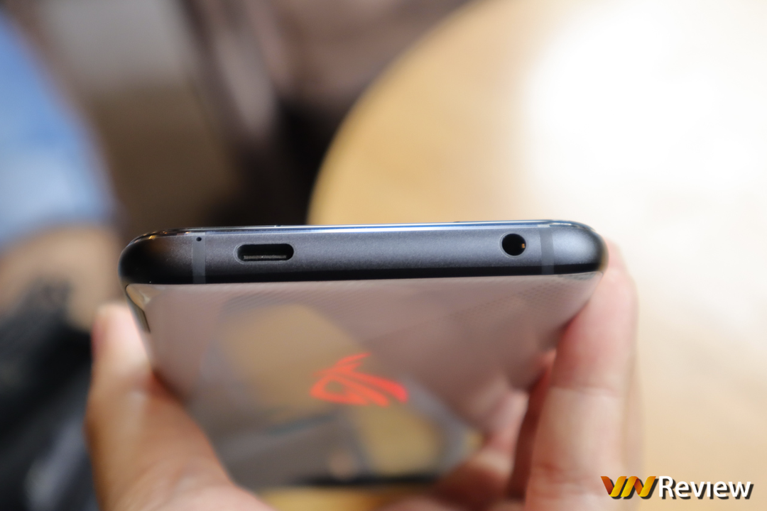 Trên tay Asus ROG Phone 5: khẳng định vị trí trùm cuối gaming phone