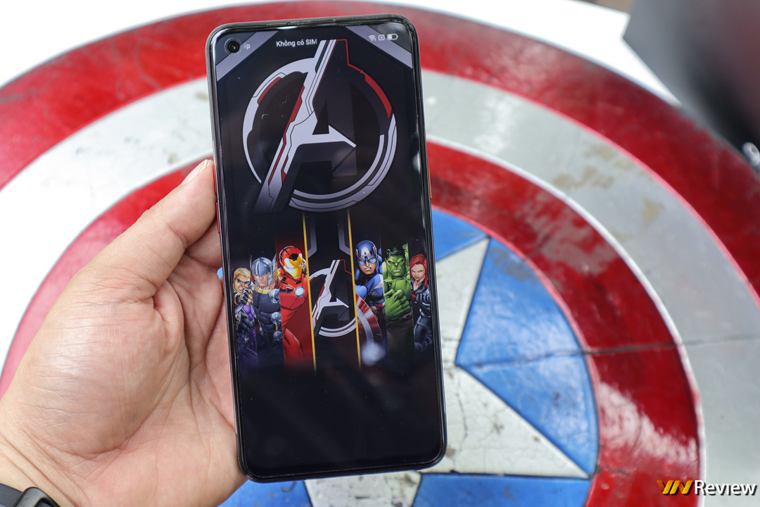 Trên tay Oppo Reno 5 Marvel Edition: Món quà thú vị cho các fan Avengers