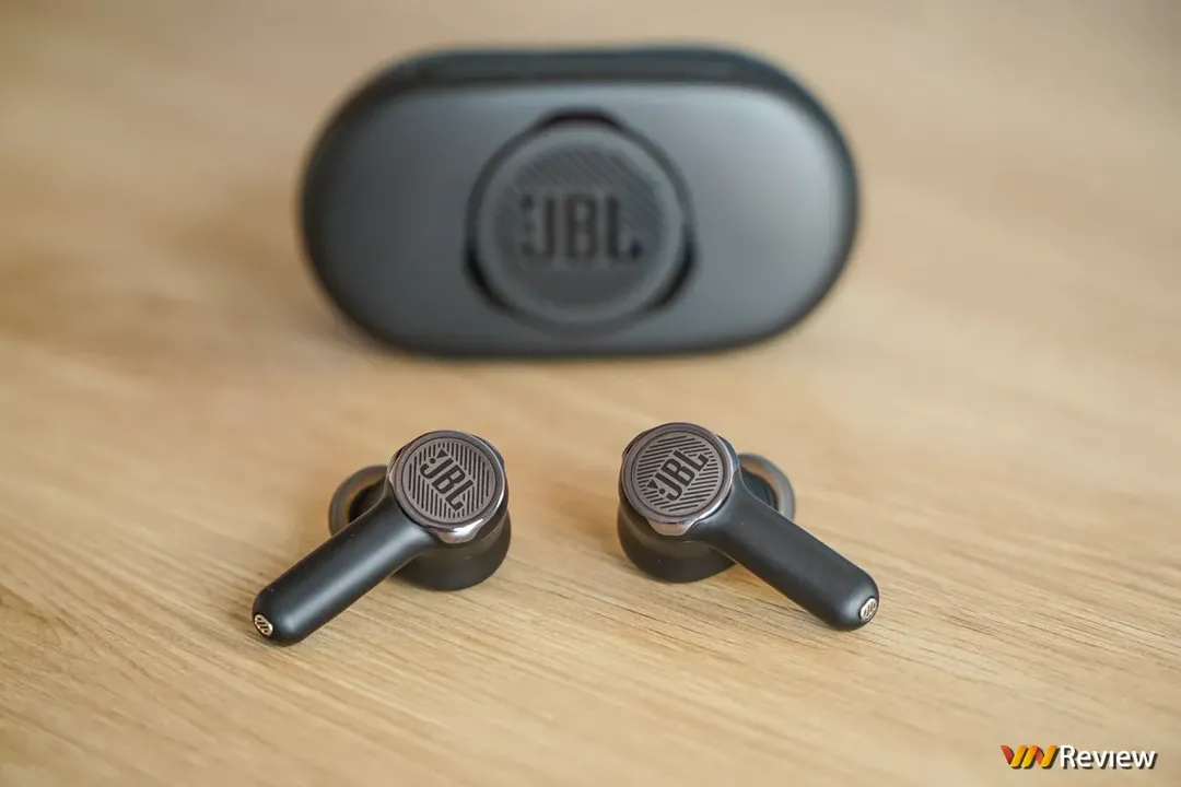 Đánh giá JBL Quantum TWS: tai nghe không dây có dongle Type-C độc lạ, tối ưu cho gamer di động