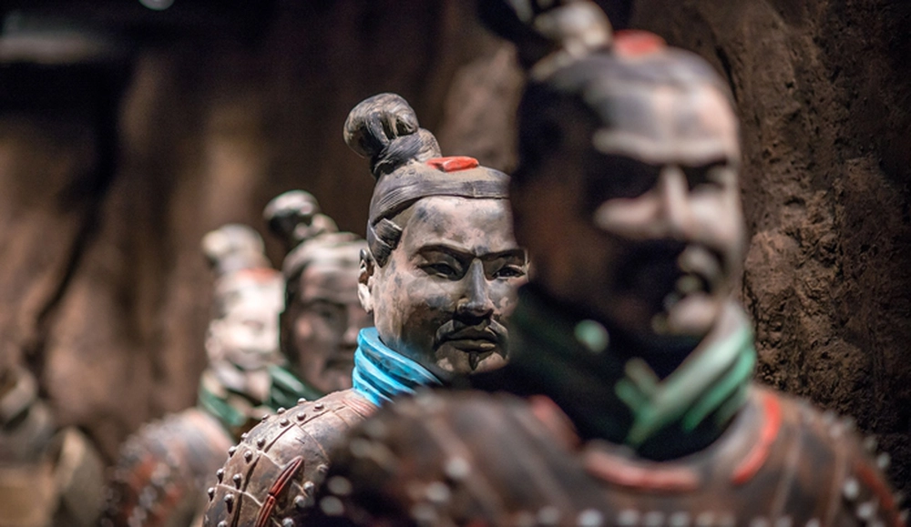Giữa 8.000 bức tượng trong lăng mộ Tần Thủy Hoàng lại có 1 bức tượng kì lạ, tư thế nằm ngửa khiến giới khoa học thi nhau suy đoán