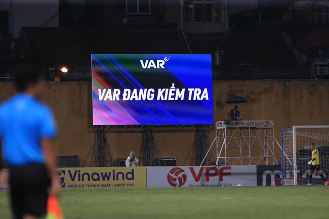 Fifa hỗ trợ thêm hai xe VAR cho bóng đá Việt Nam