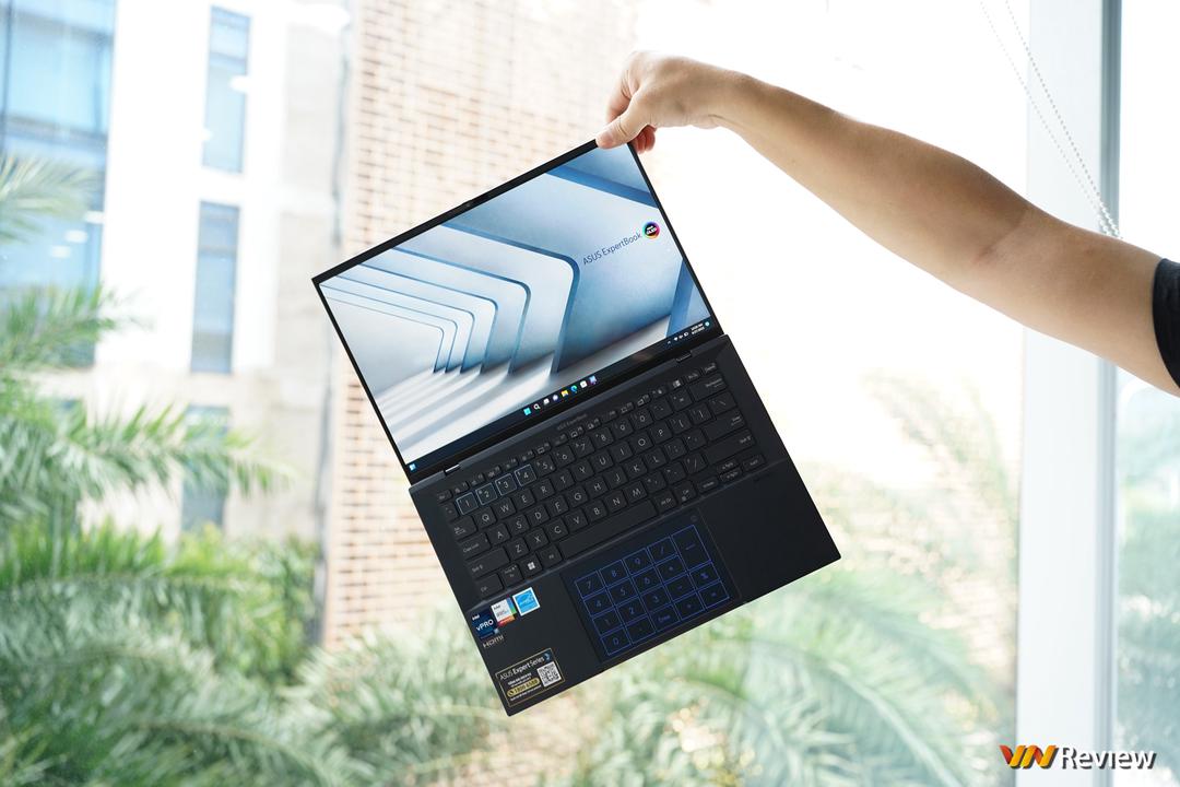 ASUS ra mắt ExpertBook B9 OLED tại Việt Nam: laptop doanh nhân 14 inch OLED nhẹ nhất thế giới, đạt cả chứng nhận trung hòa carbon 