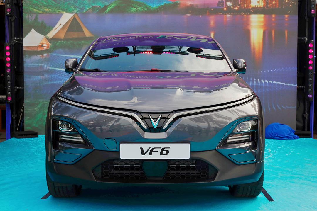 VinFast ra mắt SUV điện VF6 thế hệ mới: 2 phiên bản, mức giá từ 675 triệu đồng