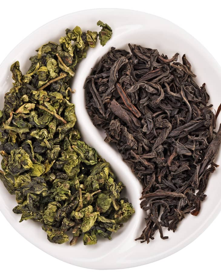 Bạn đã nghe đến trà đen bao giờ chưa? Trà đen có lợi cho sức khỏe như trà xanh hay không? Uống quá nhiều trà đen có ảnh hưởng gì?