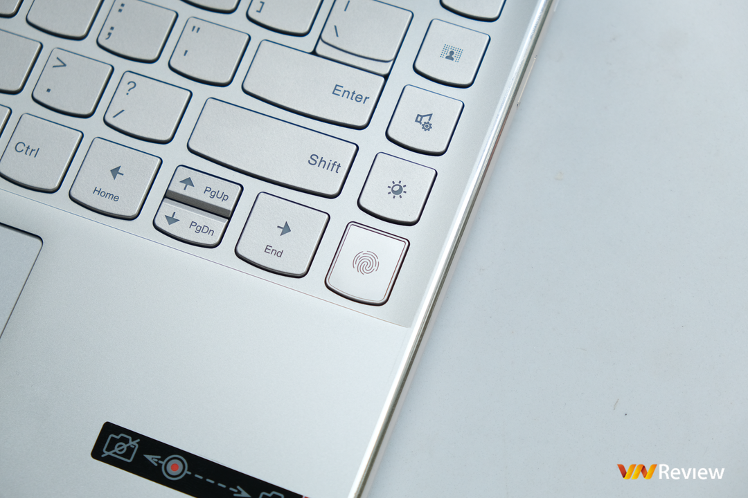 Đánh giá Lenovo Yoga 9i Gen 8 (2023): Laptop 2-trong-1 tiệm cận sự hoàn hảo