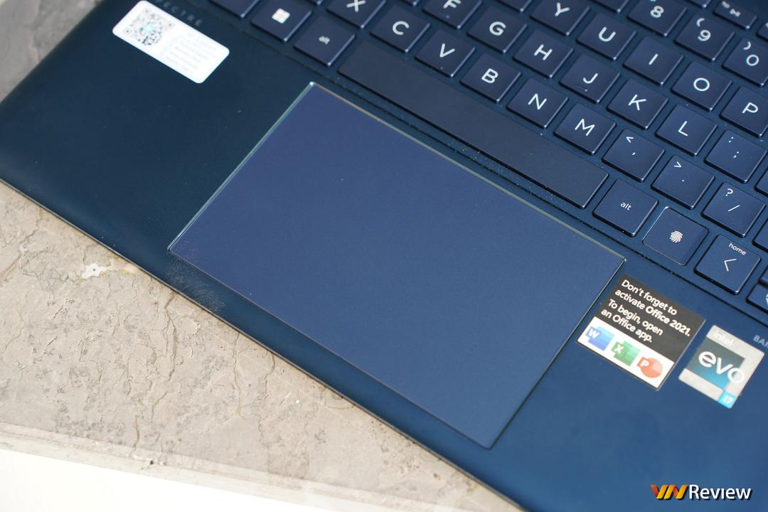 Trên tay HP Spectre x360 2023: chuẩn laptop “biến hình” phong cách chủ tịch,  không thiếu món "ăn chơi" nào