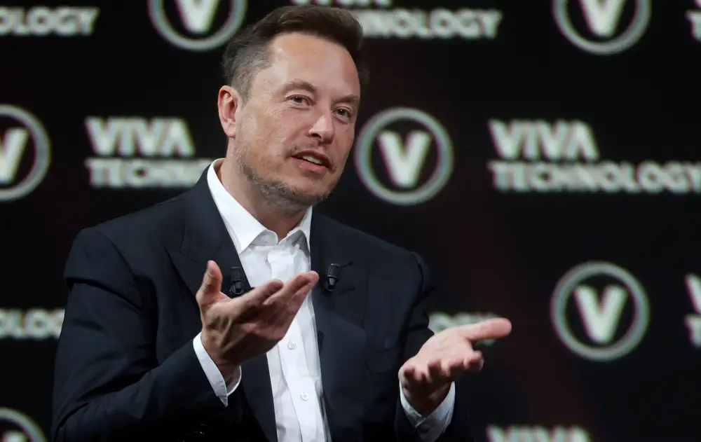 Elon Musk lên tiếng về vụ CEO OpenAI bị sa thải, nói rủi ro của AI quá lớn