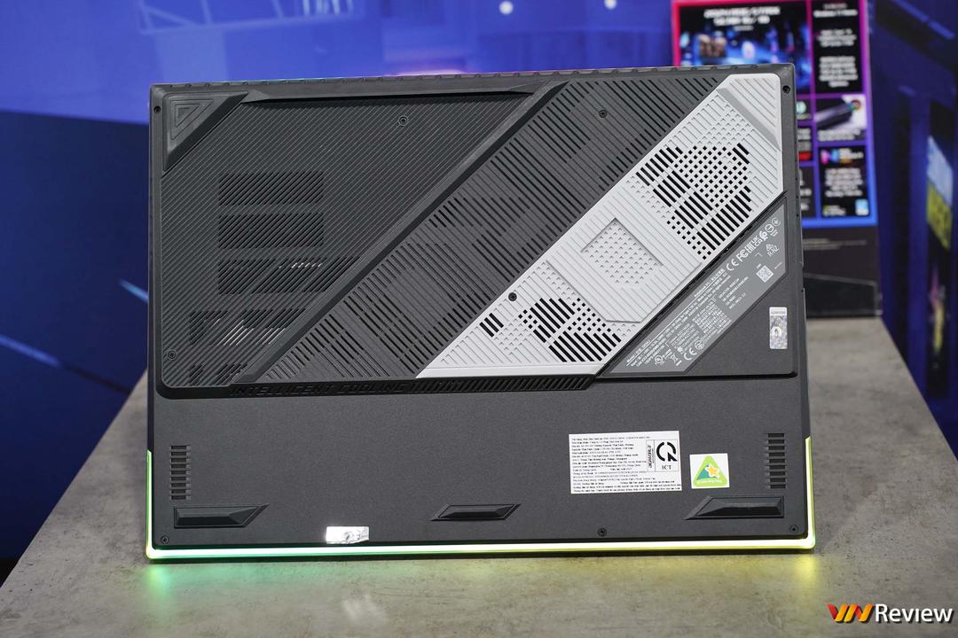 ASUS ROG Strix SCAR 18 trình làng: laptop gaming mạnh nhất thế giới, màn hình Mini LED 2K 240Hz, giá “chỉ” 130 triệu đồng