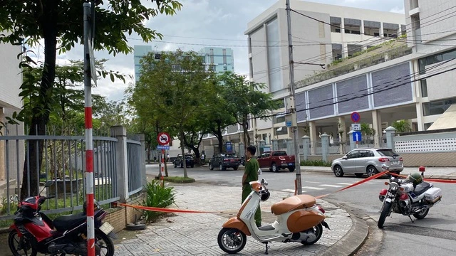 Một trường ở Đà Nẵng phải phong tỏa vì chiếc hộp nghi có vật gây nổ
