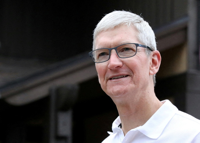 CEO Apple Tim Cook bất ngờ đến Việt Nam