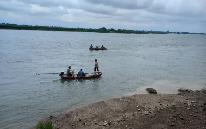 Nữ giáo viên cùng 2 con nhỏ mất tích ở bờ sông cập nhật: Lành ít dữ nhiều