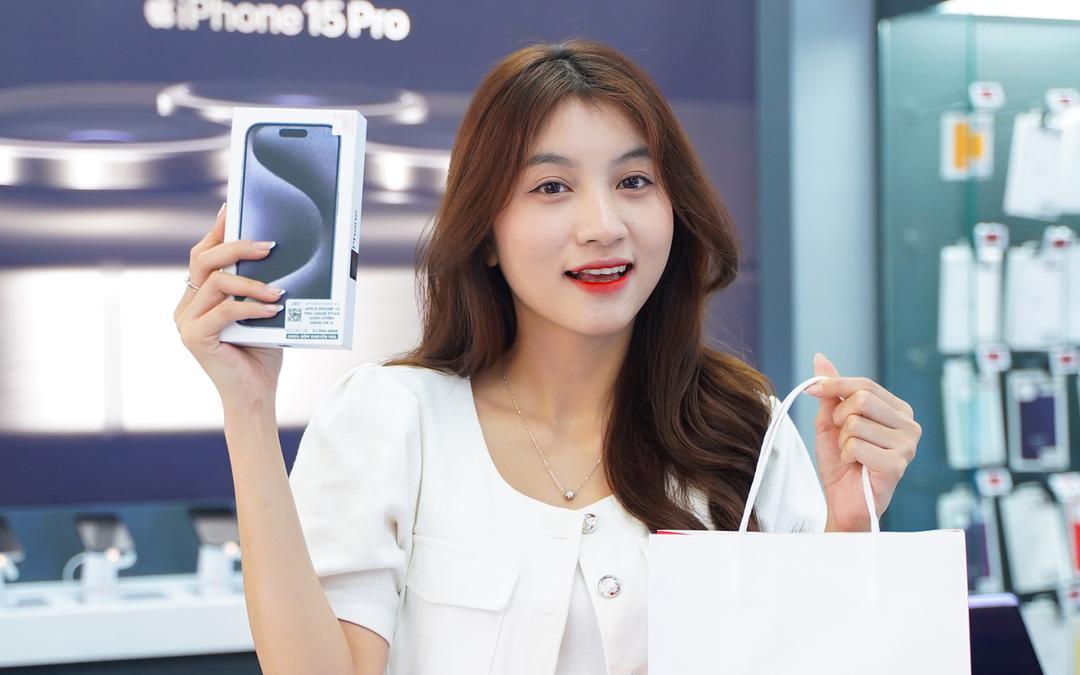 Người Việt chi nghìn tỷ mua iPhone 15 trong ngày mở bán