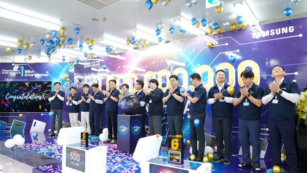 Nhà máy Samsung Thái Nguyên cán mốc 1 tỷ sản phẩm điện thoại