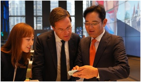 Đích thân phó chủ tịch Samsung từng chào hàng điện thoại Galaxy với ngân hàng Goldman Sachs