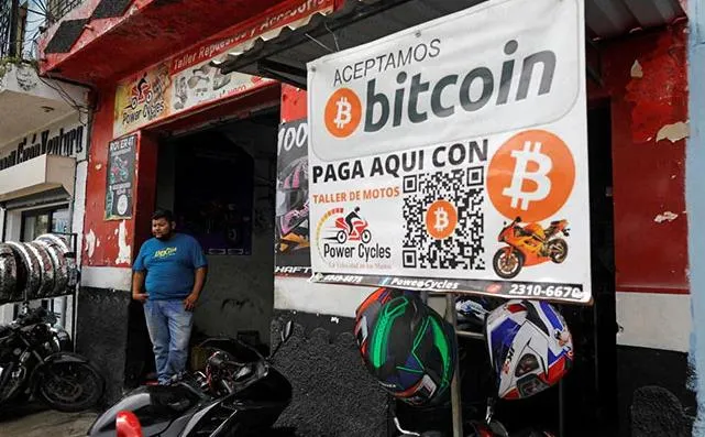 Bitcoin thành tiền tệ chính thức ở El Salvador: độc tài hay phao cứu sinh cho người dân?