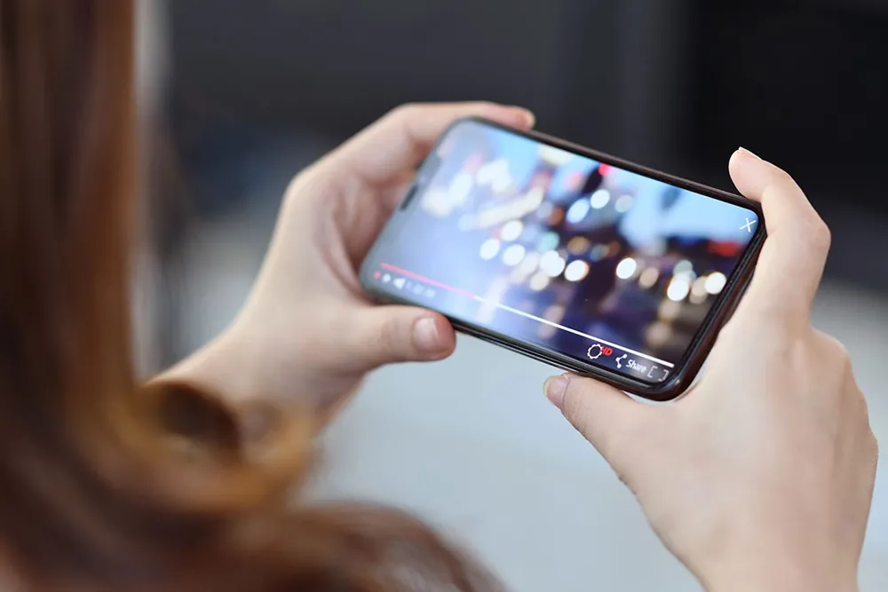 Cách để xem video đẹp hơn qua màn hình điện thoại Samsung 