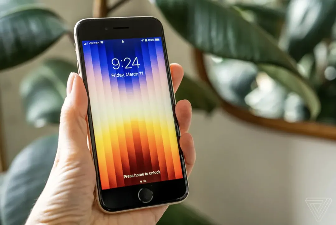 Đánh giá iPhone SE 2022: chiếc smartphone tuyệt vời bị giam hãm trong thiết kế lỗi thời