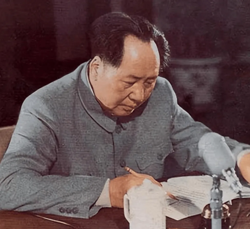 Năm 1960, Tổng thống Mỹ tới Đài Loan, Mao Trạch Đông ra lệnh: 70.000 quả đạn pháo chào mừng và từ biệt. Chuyện gì đã xảy ra sau đó?