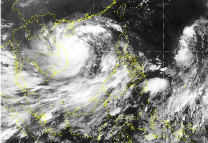Tin bão khẩn cấp: Bão số 4 chuẩn bị đổ bộ đất liền, gió giật cấp 17