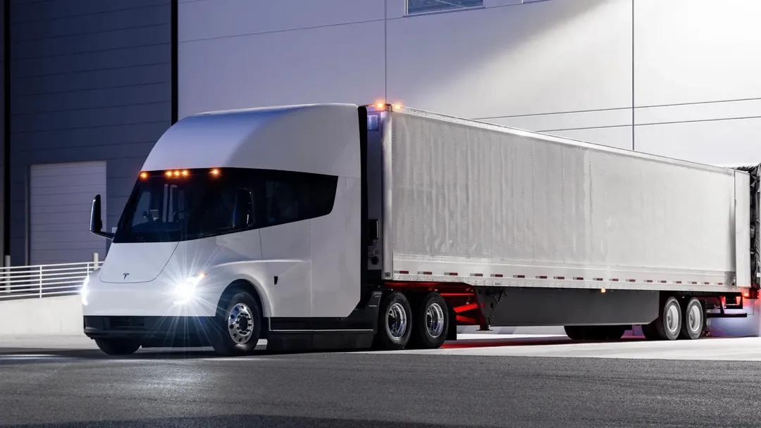 thumbnail - Tesla sắp giao xe tải điện đầu tiên cho Pepsi