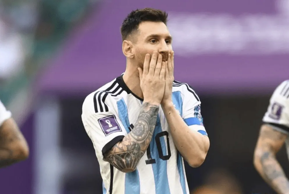 Messi xin lỗi người hâm mộ sau trận thua Ả rập Xê út 1-2! Cửa chỉ có 0,4% mà vẫn thắng, đúng là Ả rập Xê út có phép lạ, nhưng Messi có phần đáng trách