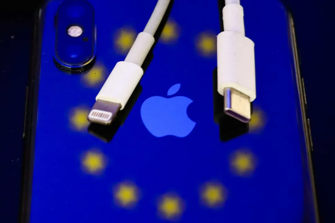 EU đưa ra deadline cho Apple phải từ bỏ cổng Lightning